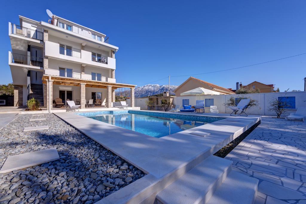 Villa Sandy Apartments Tivat Ngoại thất bức ảnh